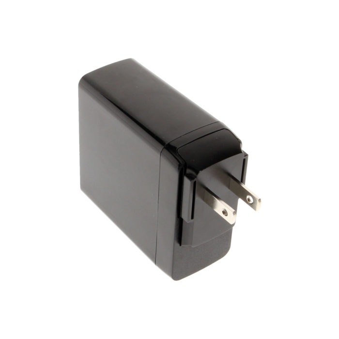 Outlet contacts for 100-240V input